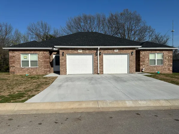 557 Pineview St, Neosho, MO 64850