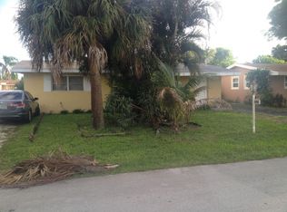 7820 NW 11th Ct, Pembroke Pines, FL 33024