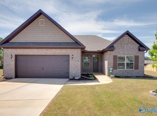 200 Rye Cir, Huntsville, AL 35811