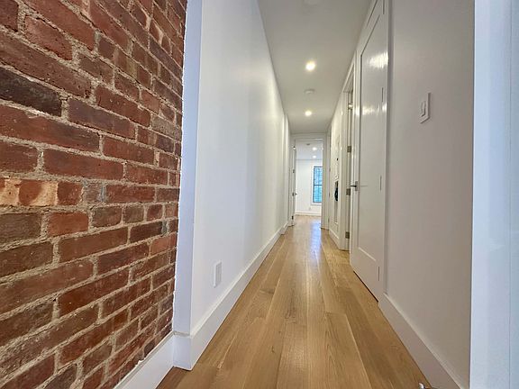 5th image of 706 Manhattan Ave #1