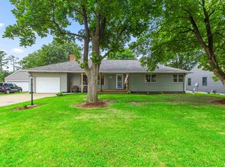 145 N Park Dr, Canton, IL 61520