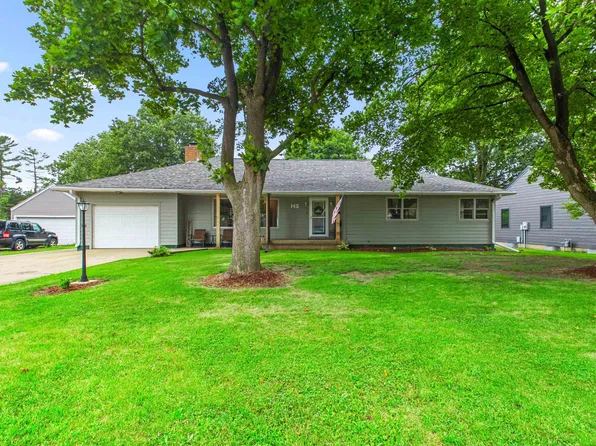 145 N Park Dr, Canton, IL 61520