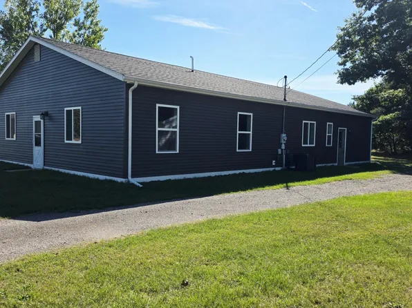 828 S Wicker Rd, Stanton, MI 48888