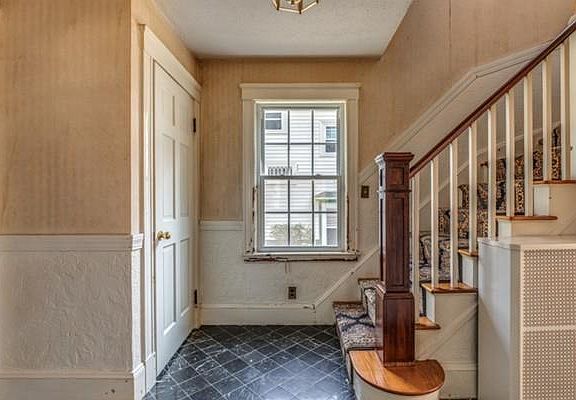 3rd image of 79 Harold St