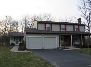 95 Thistlewood Ln, Spencerport, NY 14559