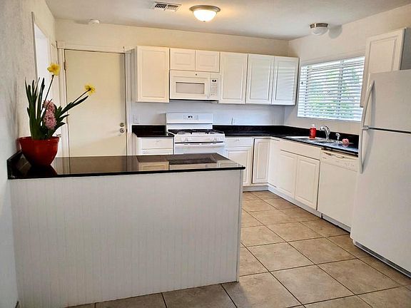 2nd image of 119 Catalina Cir