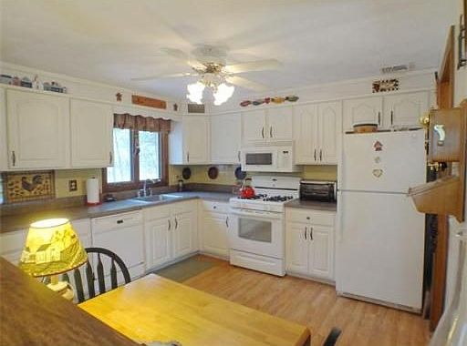 4th image of 50 Barry Dr