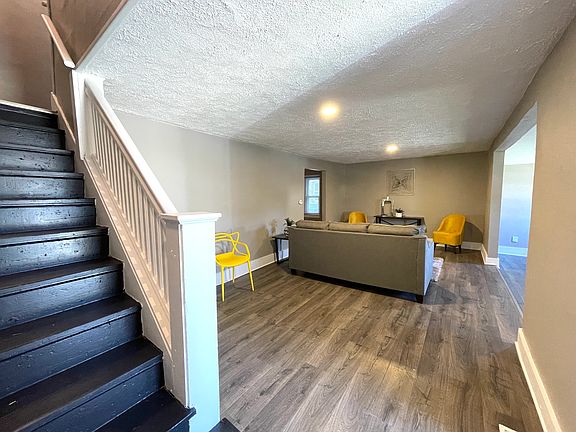 2nd image of 523 N Parker Ave