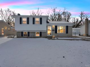 38665 Maes St, Westland, MI 48186