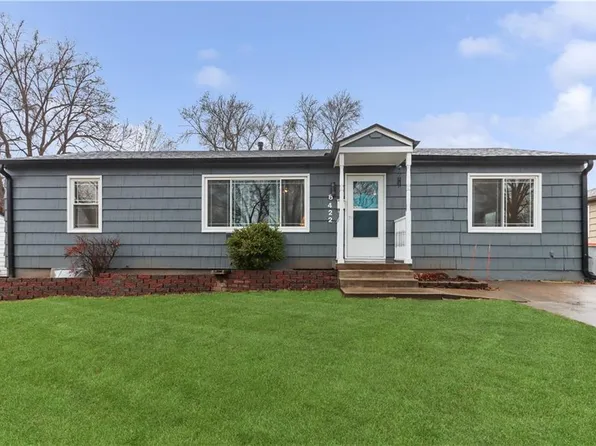 8422 W 69th Ter, Overland Park, KS 66204