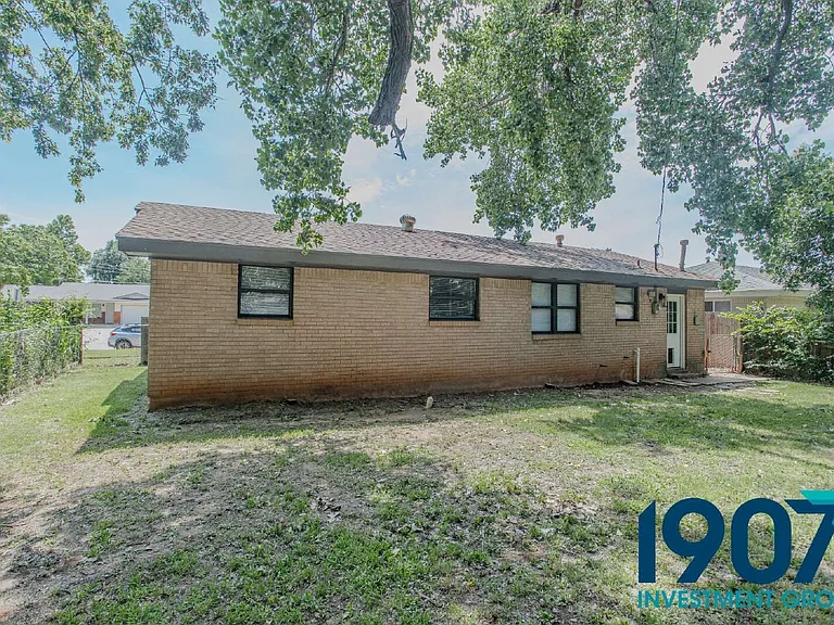 608 N Janeway Ave — Photo 5