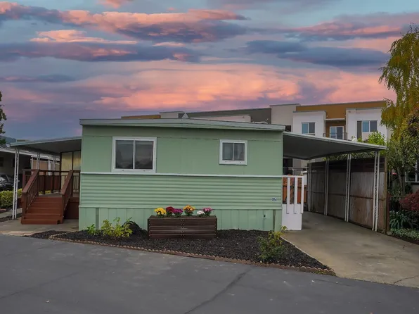 132 Coachman Ln #35, Santa Rosa, CA 95404