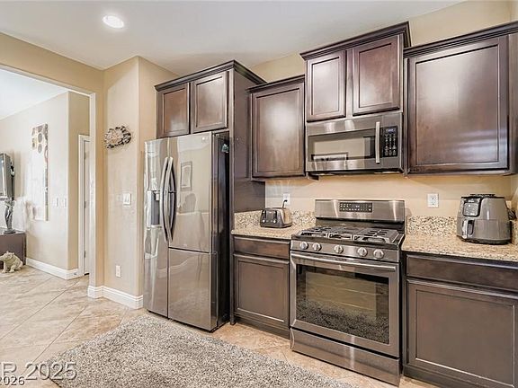 4th image of 3385 Blue Ribbon Downs St