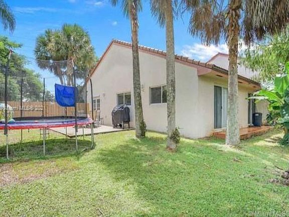 5th image of 10901 W Broward Blvd