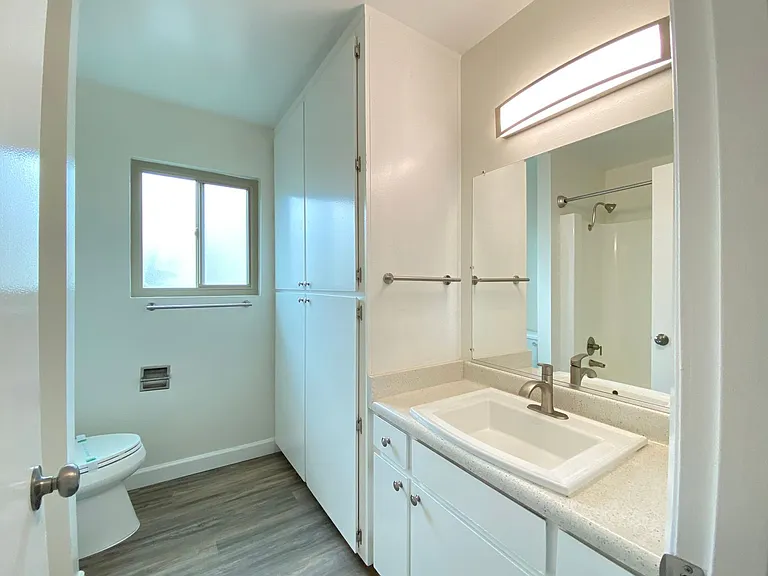 El Camino Grove Apartment Homes — Photo 6
