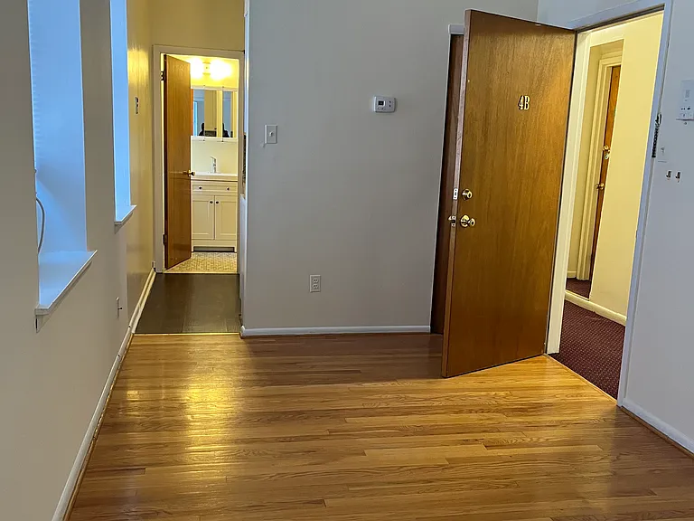 201 S 12th St #4B — Photo 5