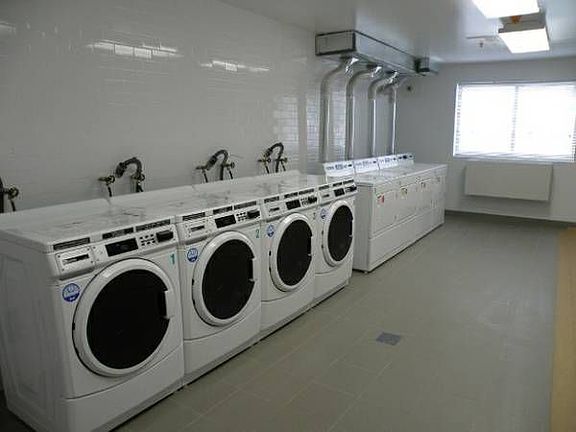 5th image of 3172 31st St APT 3N