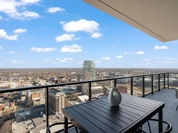 2010 Den Plan, The Novus Condos