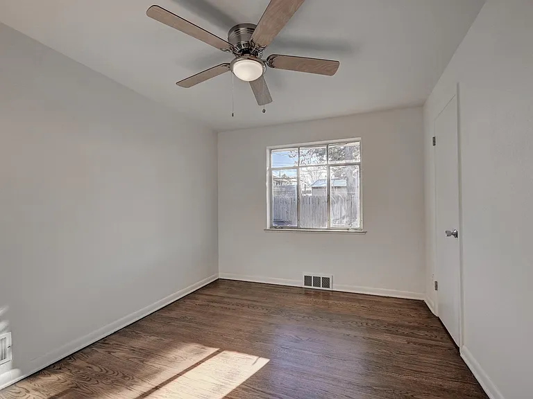 3573 N Leyden St — Photo 7