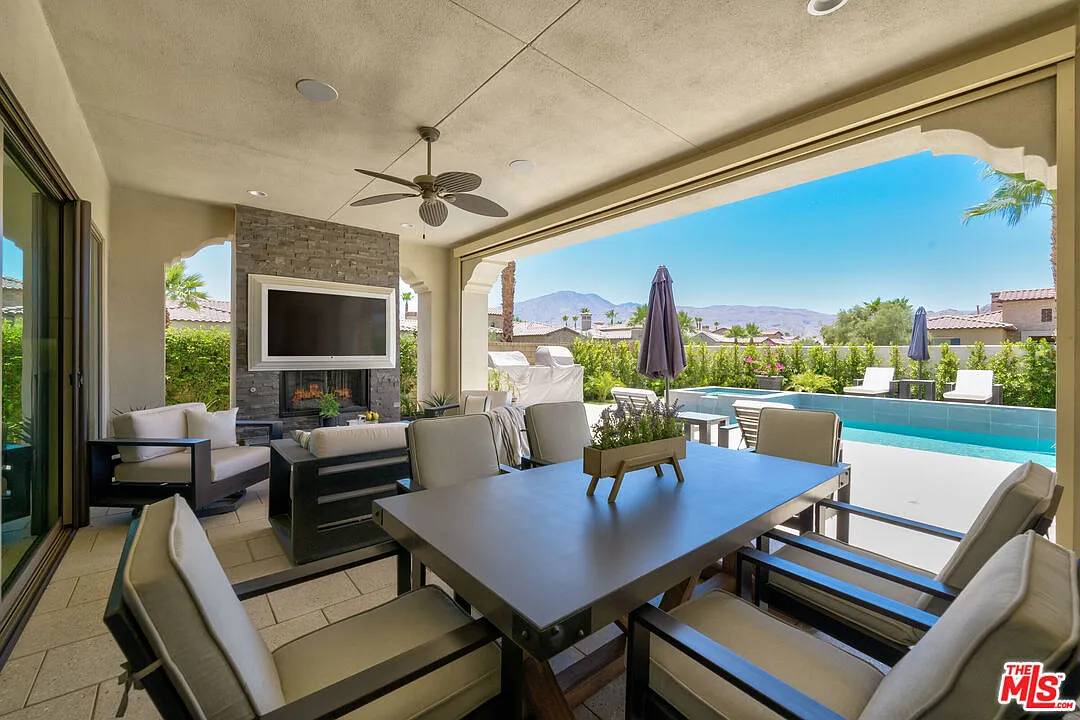 4 bed, 4.5 bath, 3075 sqft, $15,000 — Photo 1