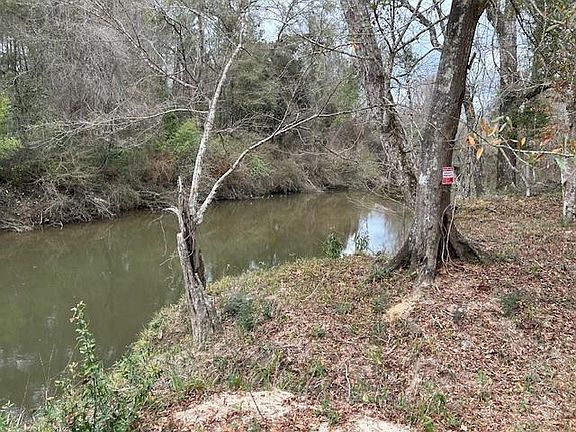 3rd image of 26585 Old Lake Rd