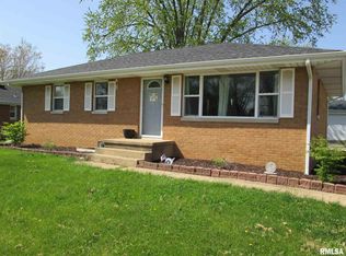 205 W Catalina Dr, Washington, IL 61571