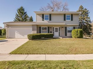 6101 Thornridge Ln, Greendale, WI 53129