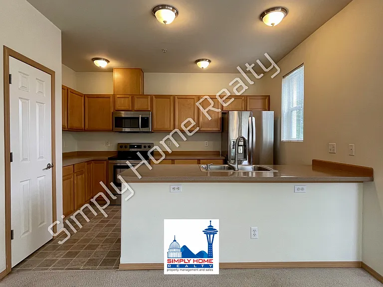 1399 Hudson St — Photo 11