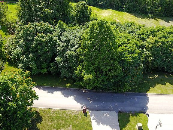 2nd image of 1019 Saint Johns Dr