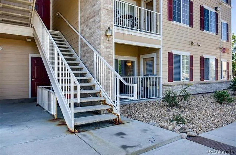 3 bed, 1291 sqft, $2,200 — Photo 1