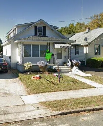 28 Madison Ave S Photo 1