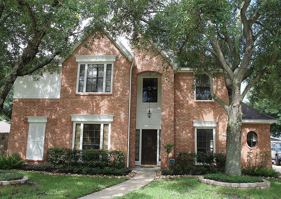 1st image of 23119 Fairvine Park Dr