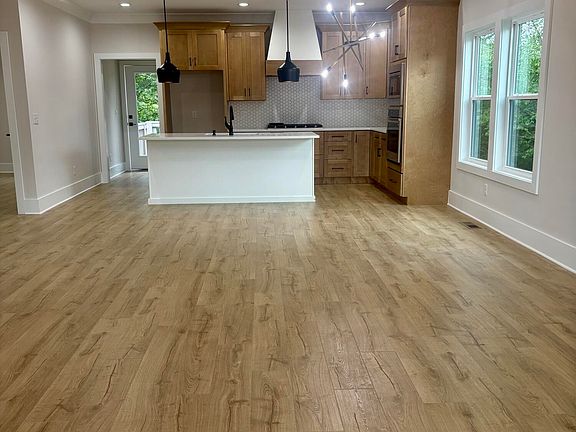 3rd image of 5681 Skylas Way