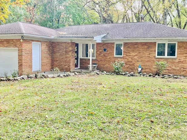 1440 Treasch Dr, Cuyahoga Falls, OH 44221