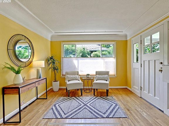 Entry mudroom space