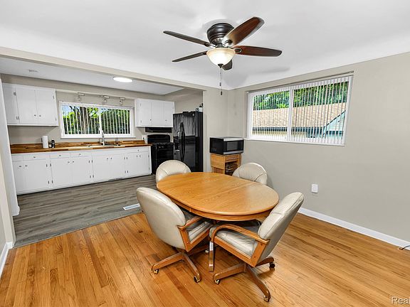 4th image of 21011 Kemp St