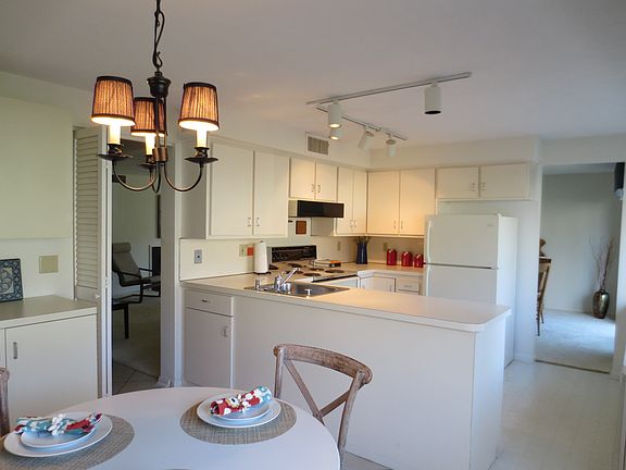 oversizsed kitchen