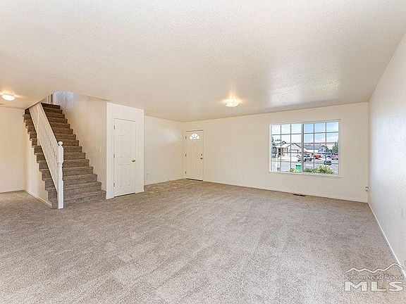 3rd image of 5906 Poinsettia Ct