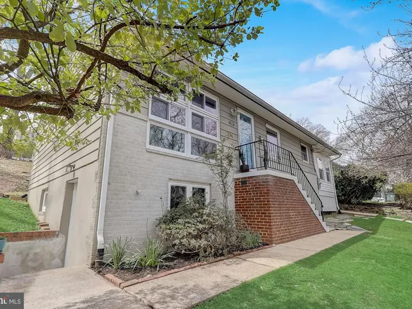 870 N Arlington Mill Dr, Arlington, VA 22205