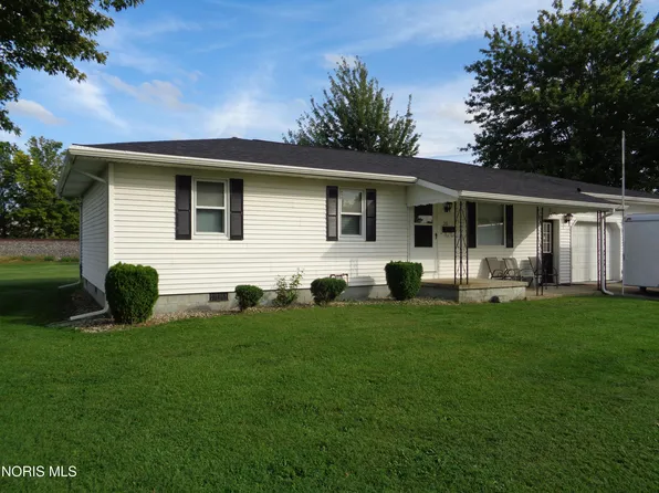 20 N Belmore St, Leipsic, OH 45856