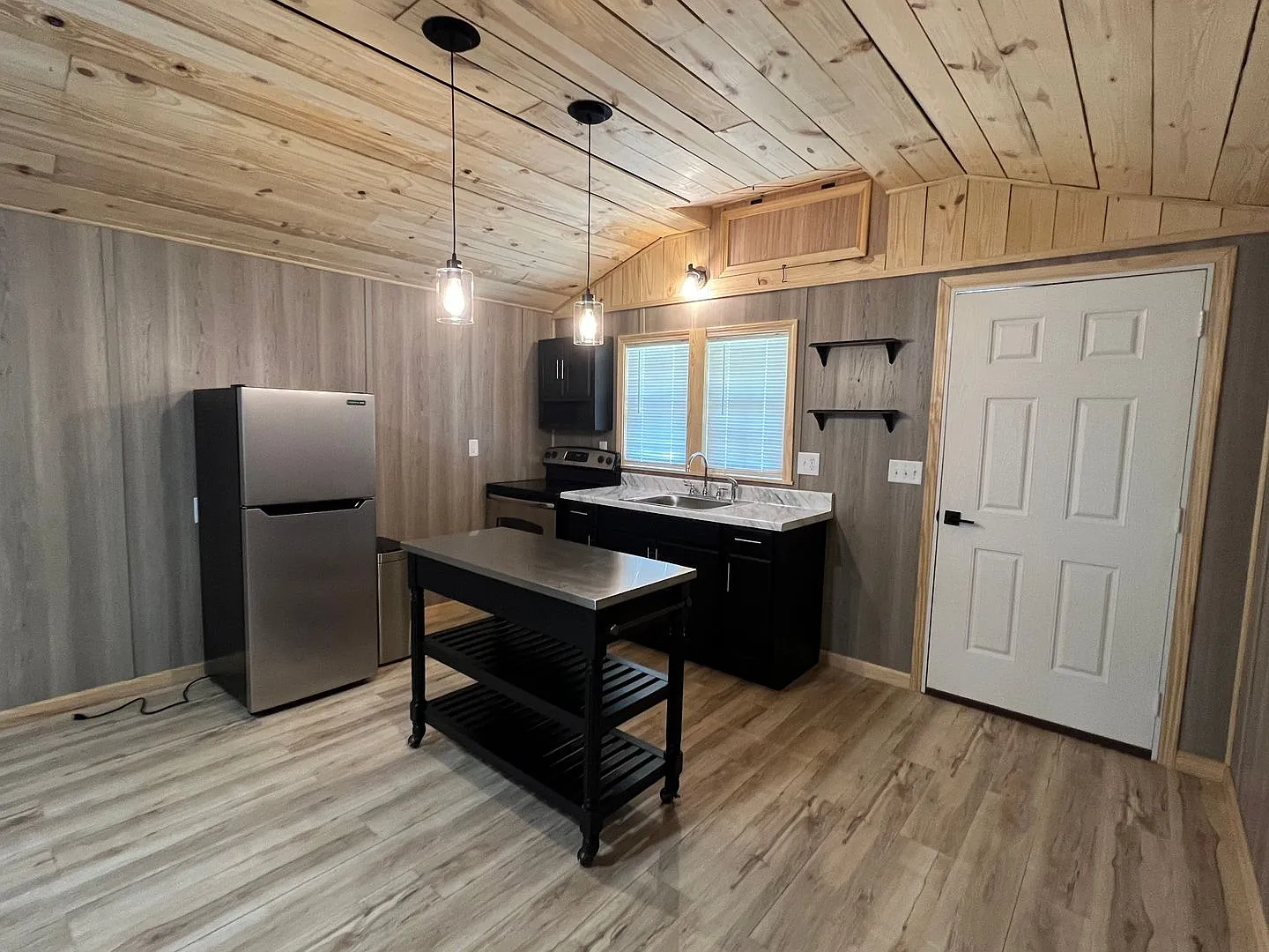 Spacious Tiny Home Located in a Quiet Country Setting! — Photo 2
