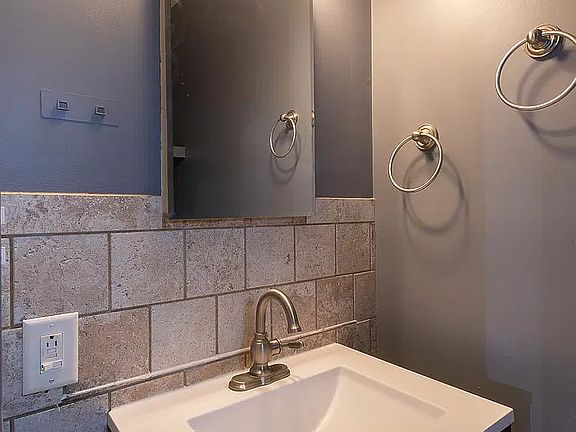 4th image of 239 E Township Line Rd APT A