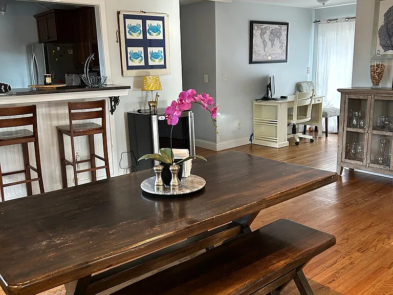 329 Locust Ave — Photo 9