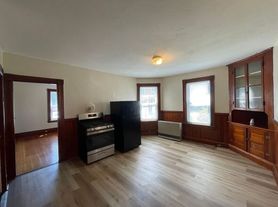 68 Laval St, Manchester, NH