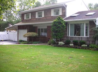 16 Eldorado Dr, East Northport, NY 11731