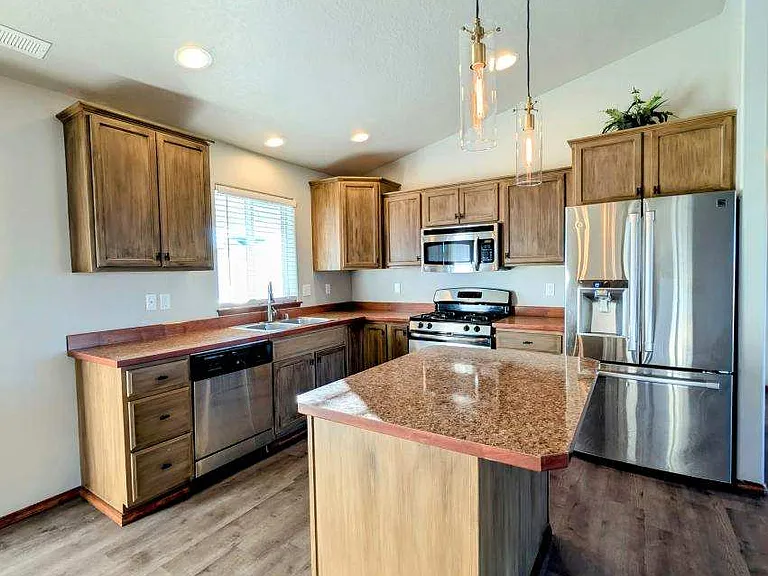 4610 Seville Dr — Photo 13