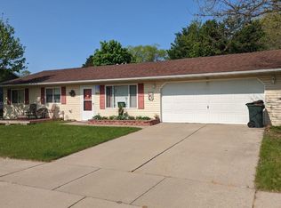 2053 Amanda Dr, Reedsburg, WI 53959