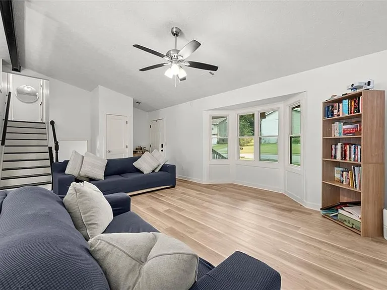 6338 Stablewood Way — Photo 3
