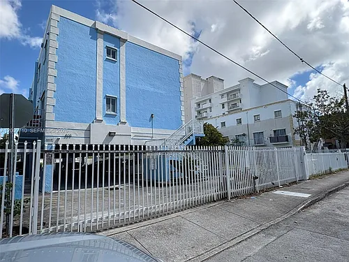 835 SW 2nd St #205 Photo 1