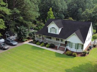 825 Creekside Dr, Clayton, NC 27520
